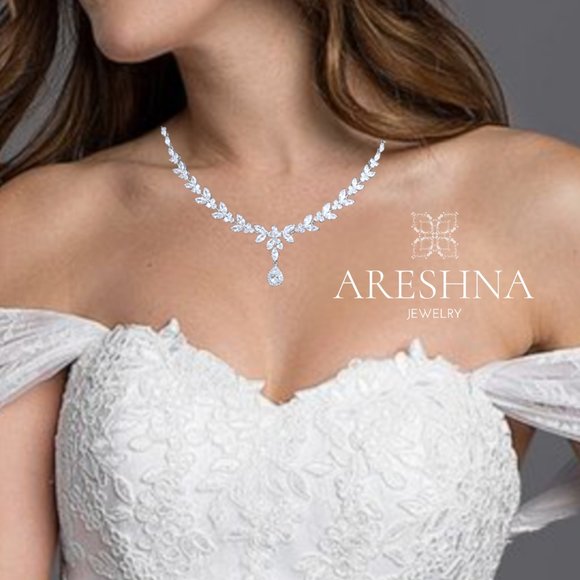 Luxury Diamond Bridal Jewelry Set Necklace and Earrings - Picture 3 of 9